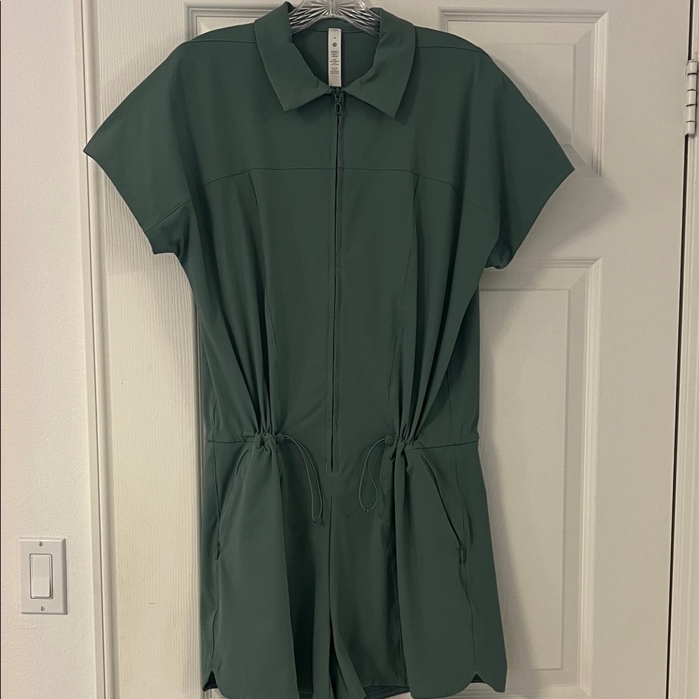 ✨ LIKE NEW✨Lululemon✨Green Short Sleeve Romper